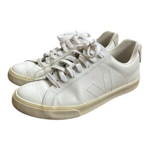 Veja White Leather Lace Up Women’s Sneakers Size 5.5